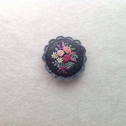 フェルトと刺繍のバラの花束針刺しF