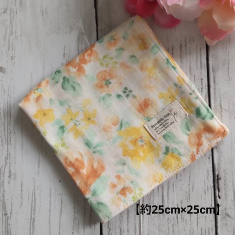 ＊再再販＊ラスト1点＊大人 可愛い ガーゼハンカチ  ４重ガーゼ   約25cm×25cm    花柄 黄色         