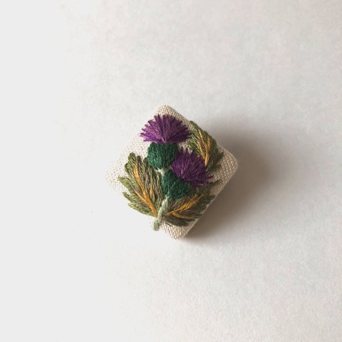 スクエアシリーズ  刺繍ブローチ あざみ