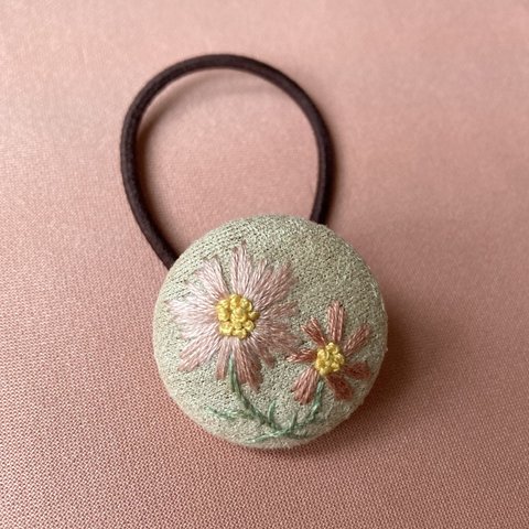 コスモスの刺繍ヘアゴム / ヘアアクセサリー