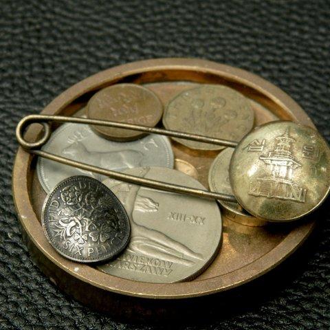 ＃B83　Korea Coin Brooch