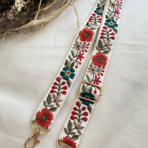 ★new★レッド＆ディープグリーンのお花のインド刺繍リボンショルダーストラップ