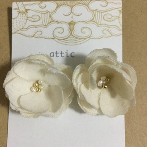 -attic- 染花ピアス　守護石淡水パール　重ね花　