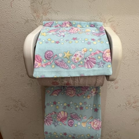 貝殻のトイレットペーパーホルダー