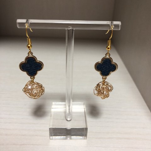 デニムクローバーピアス