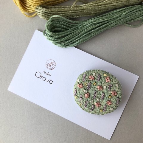 【特集掲載】刺繍ブローチ　うらにわ