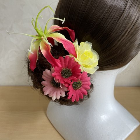 お花の髪飾り ヘアピン 造花 グロリオサ No.25