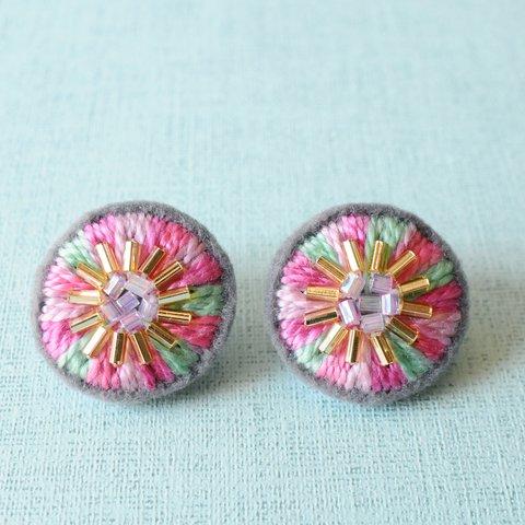 ＜Stella～遊び好きの星～＞刺繍イヤリング◎花の波/FlowerWave◎アレルギー対応パーツ変更可能 