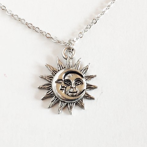 【　月と太陽の　ネックレス】陰陽　アメリカ製　シルバー