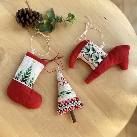 スウェーデン刺繍のクリスマスオーナメント3点セット