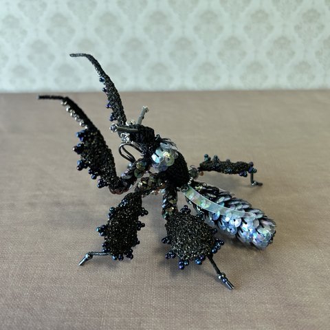 花蟷螂　brooch 墨黒