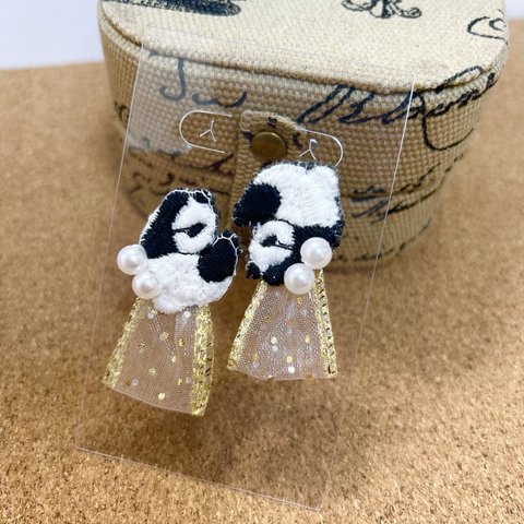 刺繍パンダピアス　パール＆レース