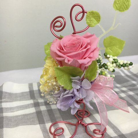 ワイヤースタンドの花束  ピンク