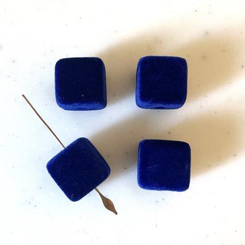 Blue Cube Flocky Beads