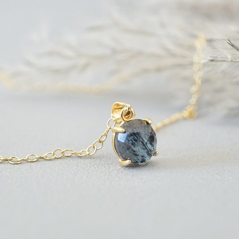 『宝探し』モスカイヤナイト くすみブルーの珍しい天然石 一粒ネックレス