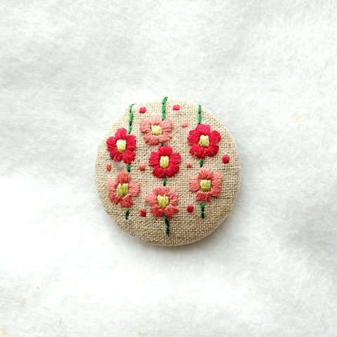 枝垂れる花（赤×ベージュ）刺繍ブローチ☆再販2