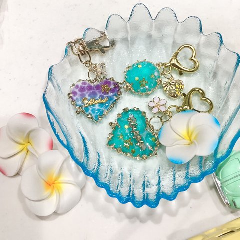 委託先販売中！　ハート型ハワイアンチャーム　ハワイアン　海模様　レジン　カメ　英字　貝　蝶々　グラデーション