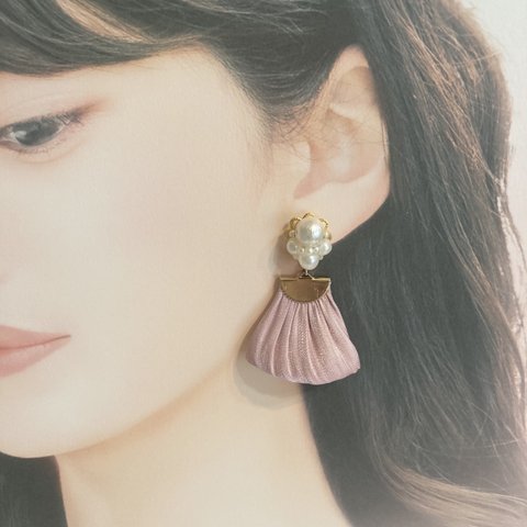 pearl tassel パールとタッセルのイヤリング/ピアス シフォン ピンク