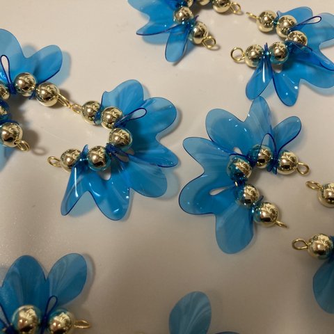  【在庫限り‼️売り切りセール‼️】PVC charm Flower 【BLUE×gold】