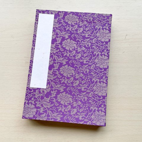 【中サイズ】紫色　緞子　花模様/御朱印帳