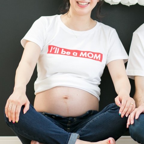 MOM Tシャツ[02/ボックスロゴ]