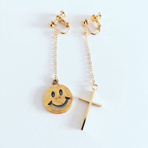 smile＋cross earring