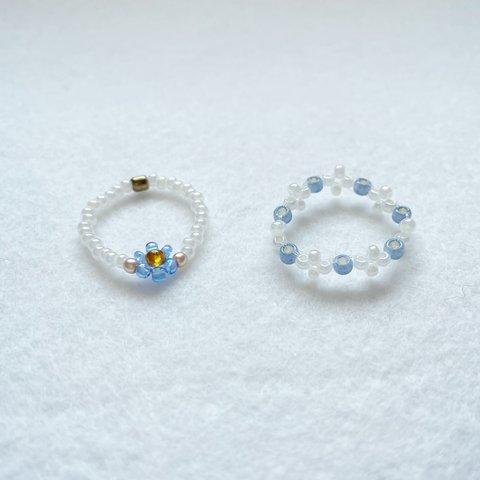 flower＊flower ビーズリング 海色blue（big flower） & milky white（small flower）ビーズ　set 2つで400yen 