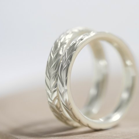 『𐊋oꪀoꡘᥲ𓇢』木葉の結婚指輪 カジュアルモデル ホワイトゴールドマリッジリング ペアリング  (光沢仕上げ)  結婚指輪のオーロ