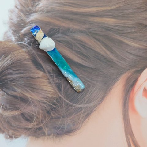 海のシェルヘアクリップ 貝 貝殻 波 レジン 夏 ブルー 青 水色 コバルトブルー シルバー