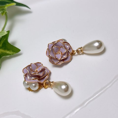 パールと薔薇（2輪）‪🥀‬💜ピンクパープル　ピアス　イヤリング　金属アレルギー対応