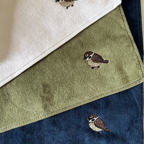 雀刺繍のハンカチタオル　モスグリーン色（今治タオル）
