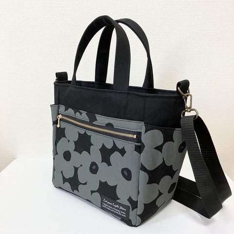 貴重品も安心✴︎サイドポケット付き　ショルダーバッグミニトートバッグ✴︎gray flower