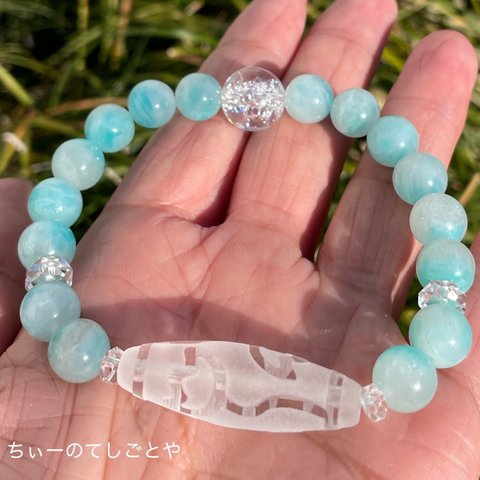 水晶彫り！水蓮花天珠入り♡アイスアマゾナイトブレスレット