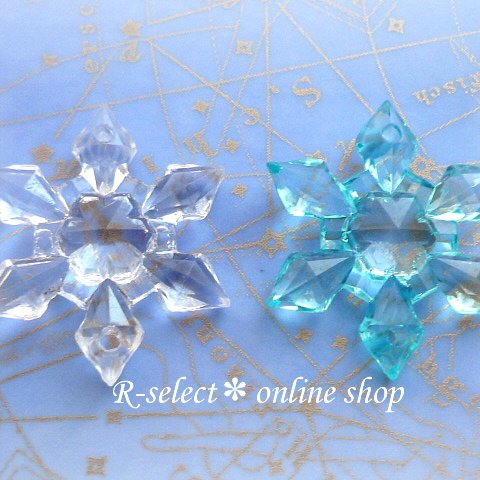 ＜１０個＞＊雪の結晶＊アクリルコネクターチャーム