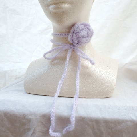ハンドメイド 紫のバラのチョーカー (かぎ針編み)