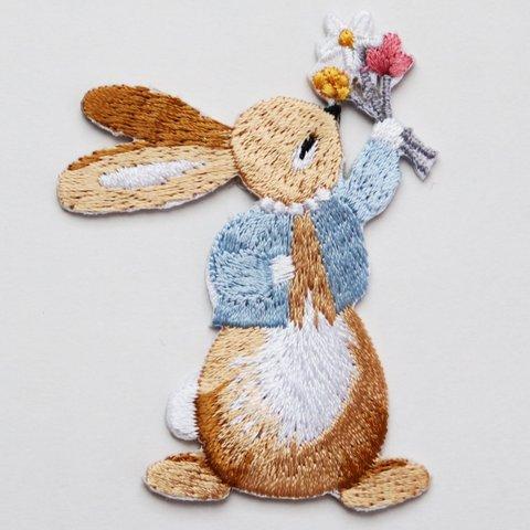 ワッペン ウサギと花束 アイロン接着 かわいいうさぎの刺繍パッチ 説明書付き