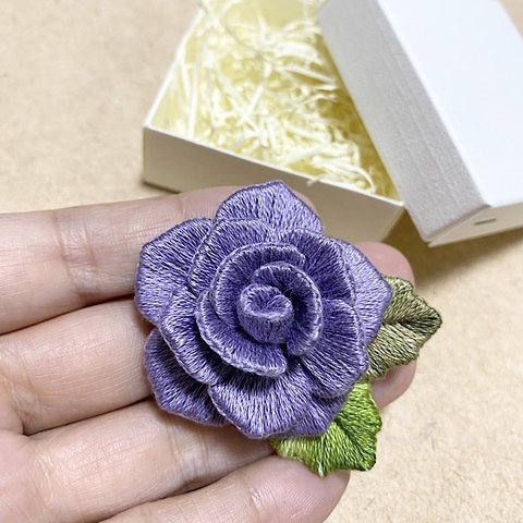 刺繍ブローチ  ばら  立体なお花  パープル