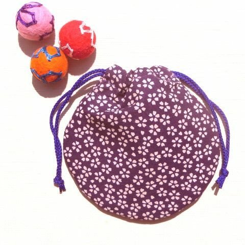 ミニ巾着袋 　紫色小さな桜模様　御守り袋に　プレゼントにも