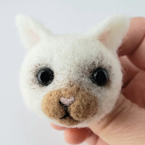 猫　ねこ　ネコ　ブローチ　羊毛　フェルト