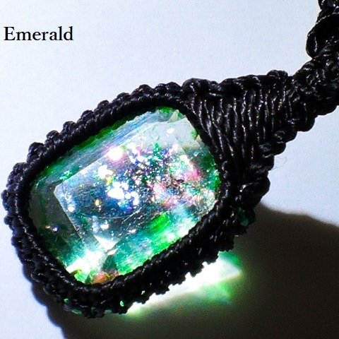 ★ゴージャスな虹色フラッシュ！★エメラルドカット★14.7ct/15.0mm★天然石緑柱石べリル★コロンビア産★ジュエリー宝石ビーズグリーンムーンストーン他GEM