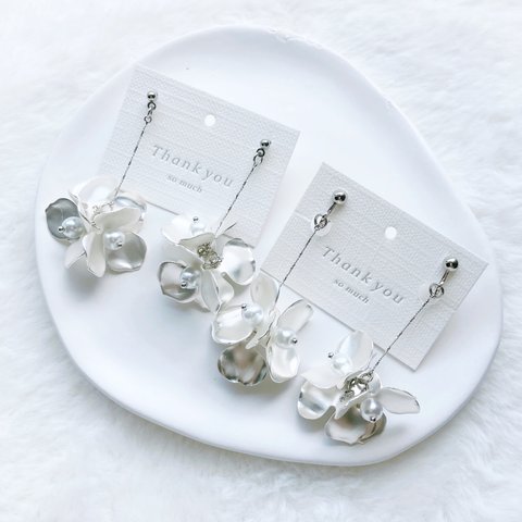 mat silver flower ピアス/イヤリング𖧷落ち着きのある上品なマット シルバー フラワー 𖧷フォーマルなイベントにもおすすめ𖧷