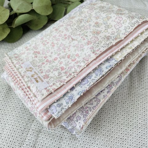 Liberty fabrics ⭐︎洗えるパッチワークブランケット