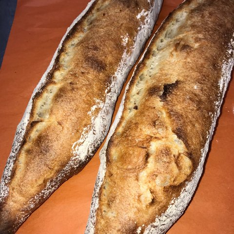 国産小麦のフランスパン　2個　（保存料着色料不使用）