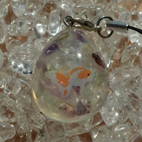 「金魚」鉱石レジン（半卵型A）【フローライト】