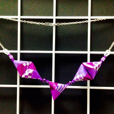 紫のユニット折り紙ネックレス