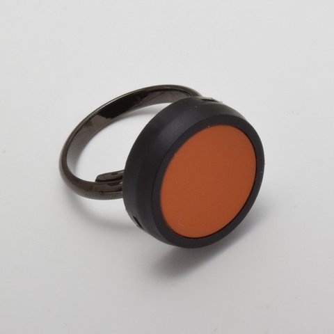 【 ハロウィン限定 】ゲームのボタンで作った指輪 -オレンジ-