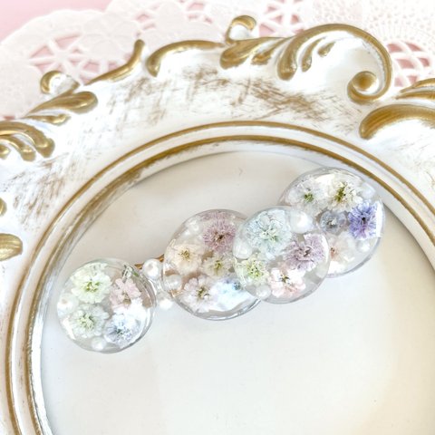 かすみ草とパールのレジンヘアクリップ　ドライフラワー　パステル　バレッタ　押し花