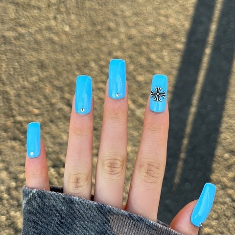 nail tips 水色×クロムパーツ