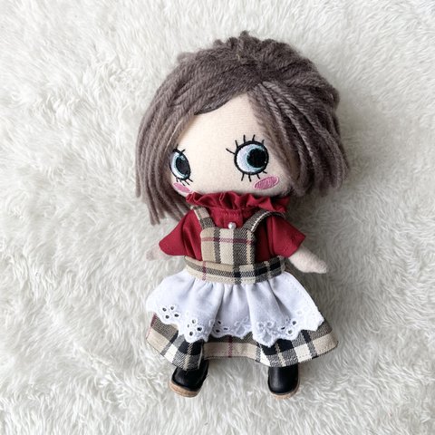 イーマリーちゃんサイズのお洋服　タータンチェックのエプロン吊りスカート