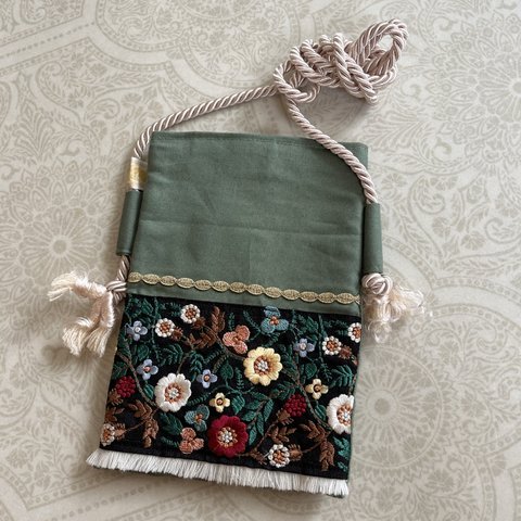 インド刺繍リボンのスマホショルダー